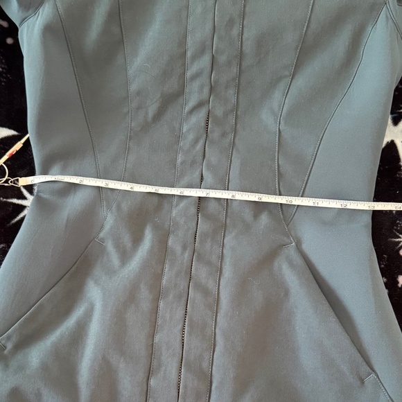 Lululemon Like A Glove Jacket - Size 0, Colour: Teal Shadow - Picture 8 of 11